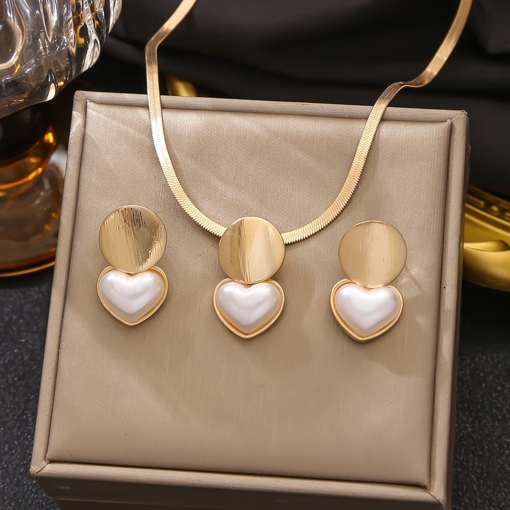 Women's Creative Round Heart-Shaped Pendant Necklace